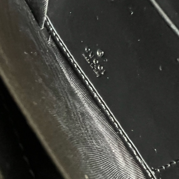 Like new Gucci Supreme Bee long wallet with zipper, with dust bag only - Picture 9 of 9